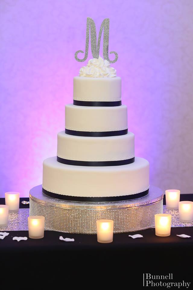 Blue and white wedding cake